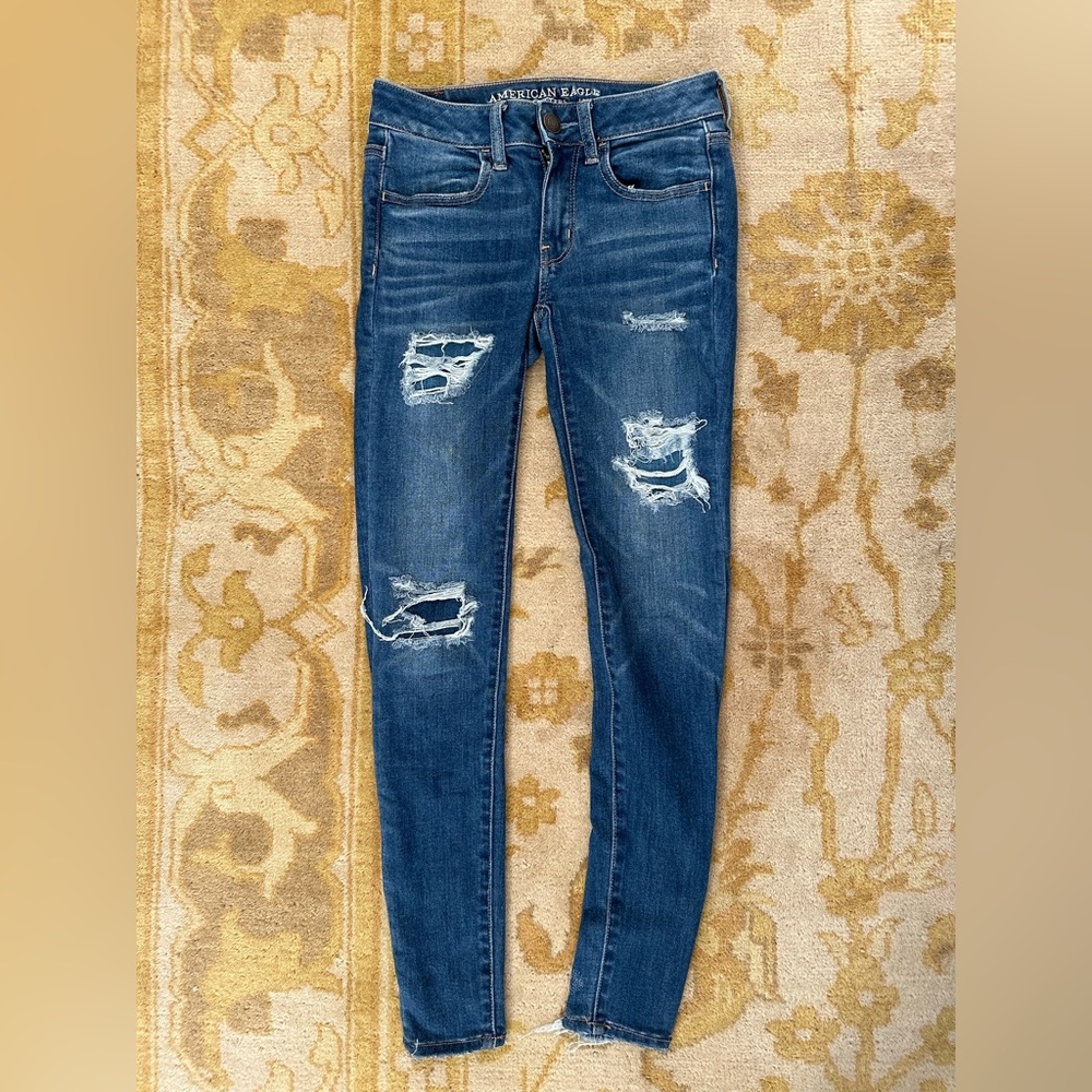 American Eagle Distressed Skinny Jeans, size 2